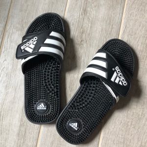 😎Adidas “Adissage” Slides😎